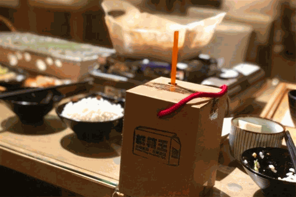 纸箱王纸火锅主题餐厅