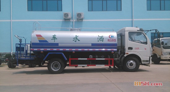 程力威东风多利卡洒水车(国四)