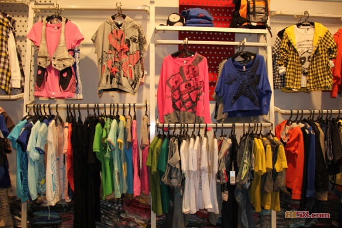 木果果木服饰官方旗舰店网站是什么？