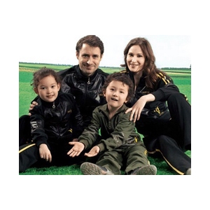 爱恩贝亲子装