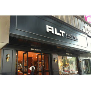 alt男装品牌logo