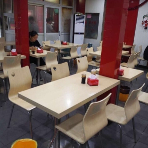 杨国文麻辣烫