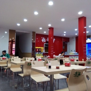 杨国文麻辣烫