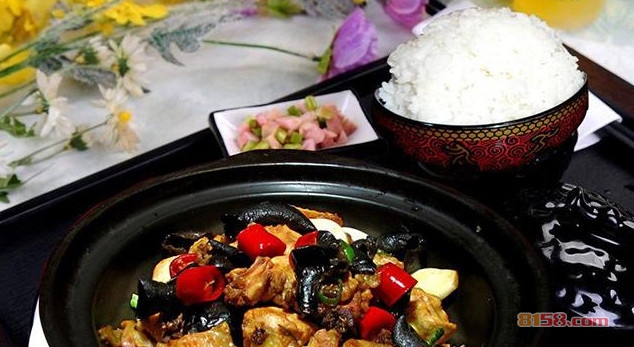 上吉铺黄焖鸡米饭