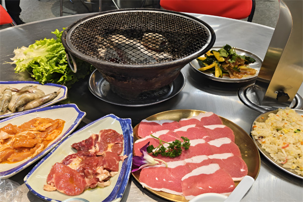 炉子旁烤肉