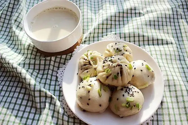阿胡子生煎包