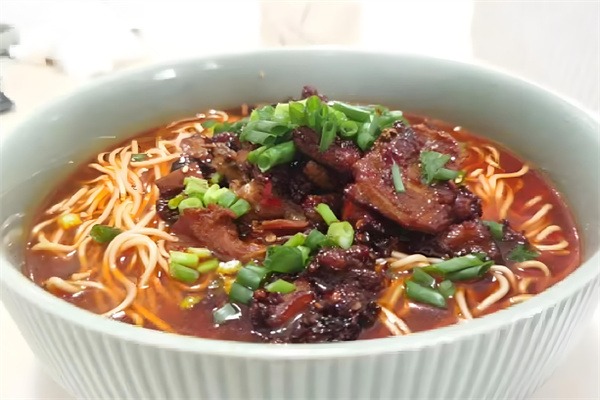 老烟斗辣鸡面