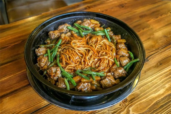 外婆家铁锅焖面