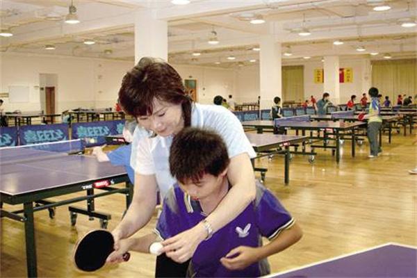 曹燕华乒乓球俱乐部