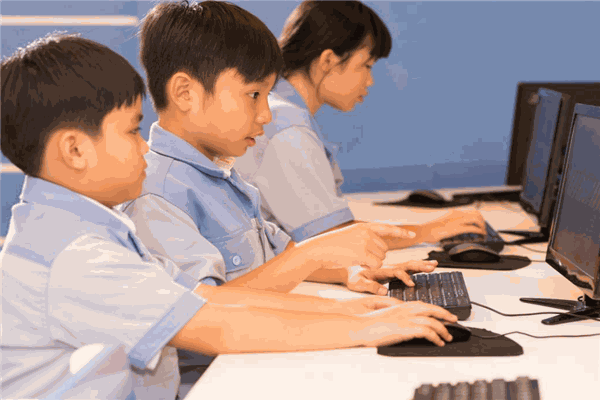 奥创熊少儿编程