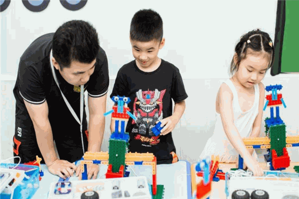 科技少年机器人俱乐部