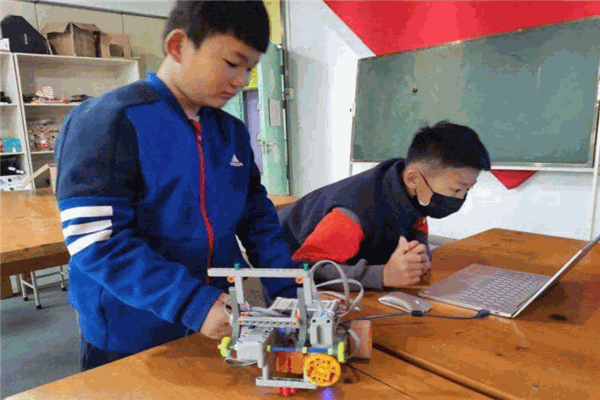 科技少年机器人俱乐部