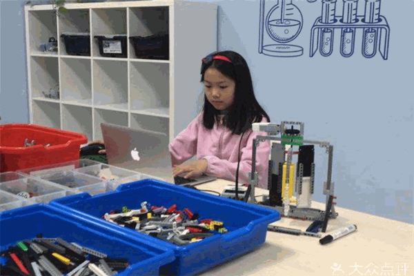 RoboMaker机器人创客教育