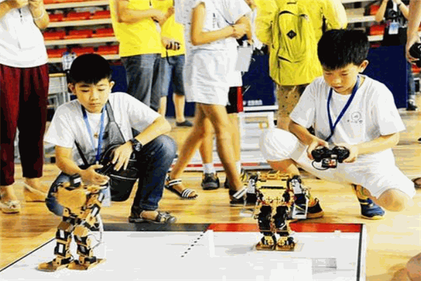 RoboMaker机器人创客教育