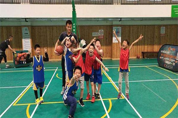 启力青少年篮球运动俱乐部
