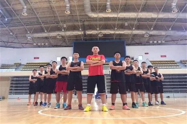 张教练青少儿篮球培训 张教练青少儿篮球培训