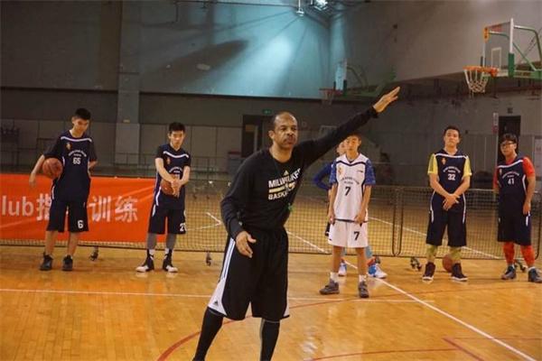 杨教练篮球培训中心