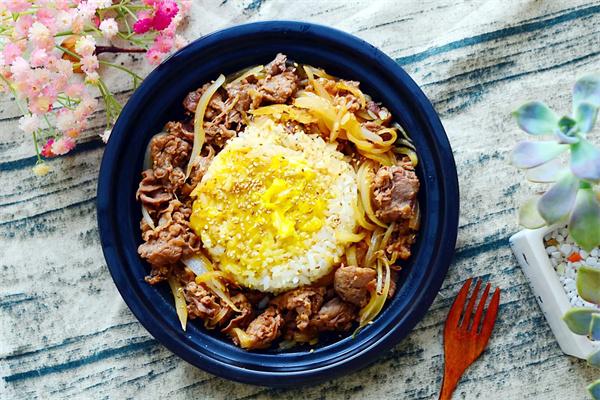 饭小臣牛肉饭