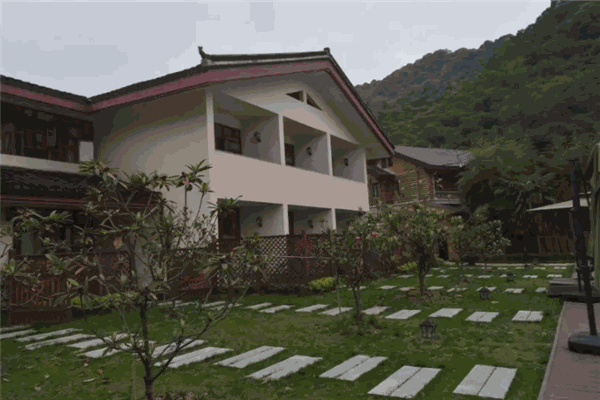 半边山下民宿
