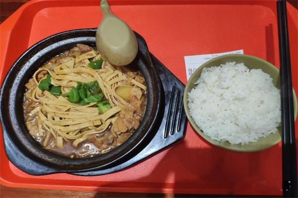 南北飘香黄焖鸡米饭