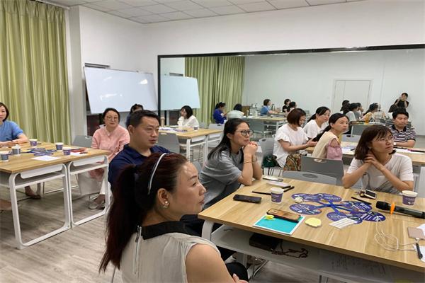 扶鹰教育 扶鹰教育