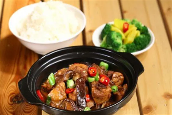 侯记黄焖鸡米饭