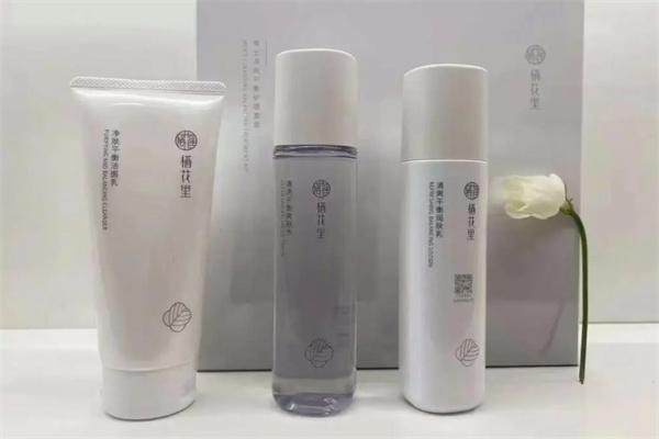 栖花里护肤品
