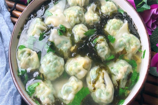 荠菜大馄饨