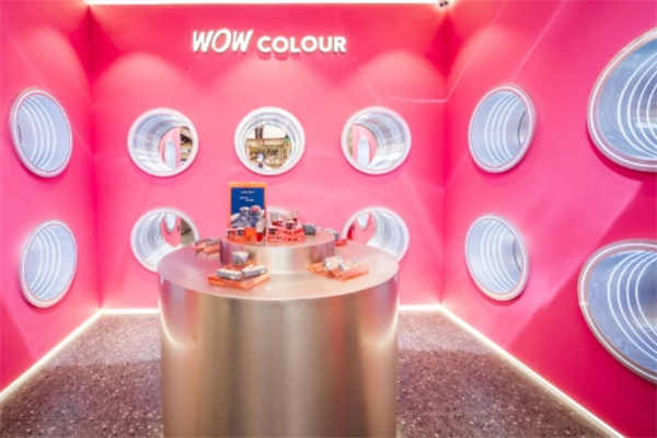 wow colour