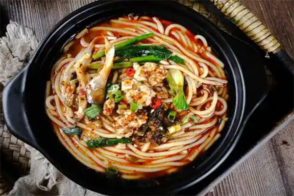 陈师傅过桥米线