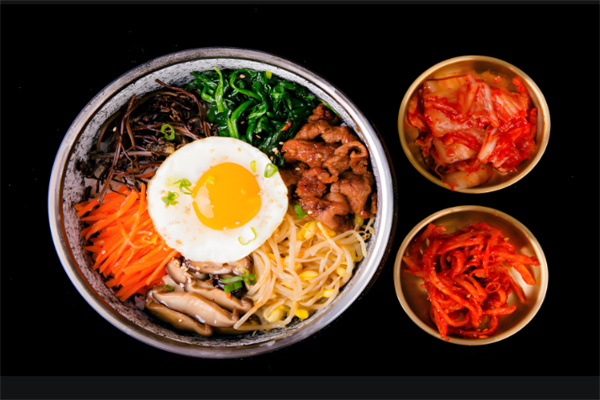 釜槿缘石锅拌饭 釜槿缘石锅拌饭