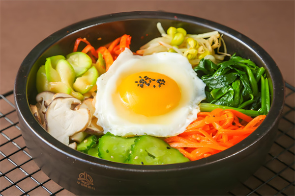 釜槿缘石锅拌饭 釜槿缘石锅拌饭