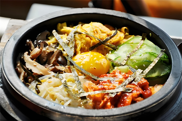 诚吉石韩石锅拌饭