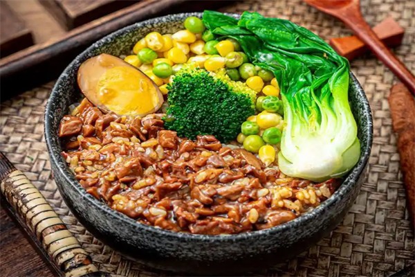 杨老大卤肉拌饭