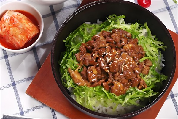 杨老大卤肉拌饭