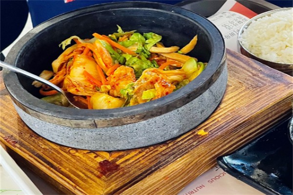 邱艳小姐姐豆花拌饭