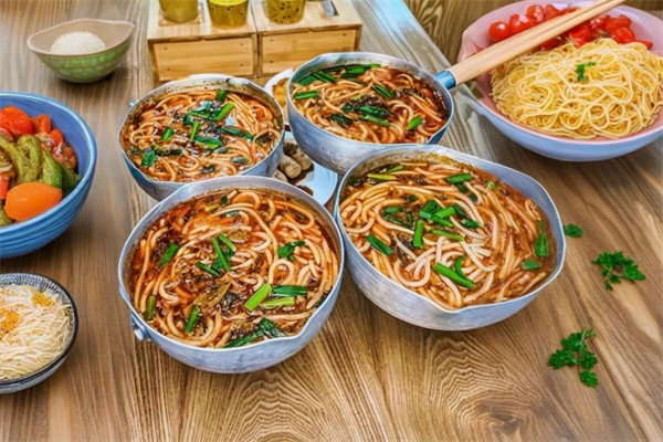 小碟大碗米线 小碟大碗米线