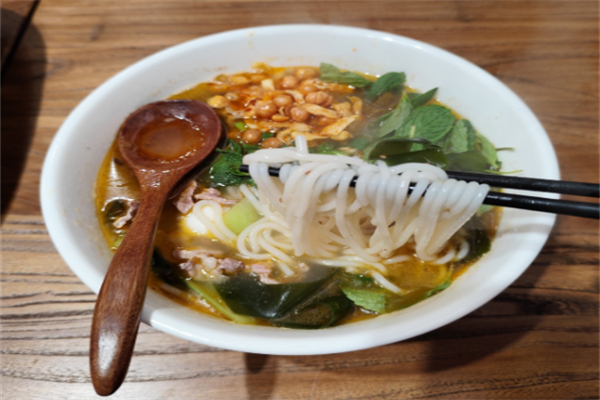 小碟大碗米线 小碟大碗米线