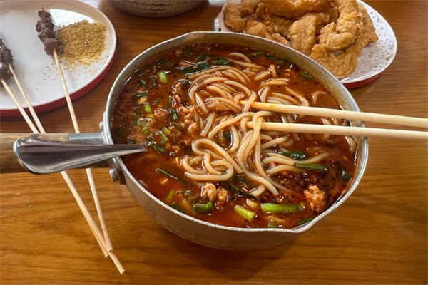 小碟大碗米线 小碟大碗米线