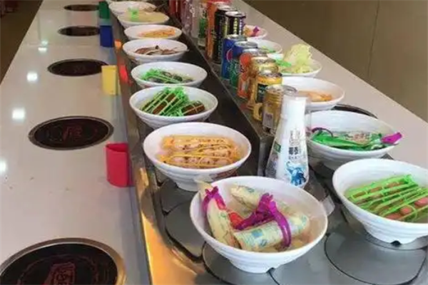 蘑菇岛自助回转小火锅