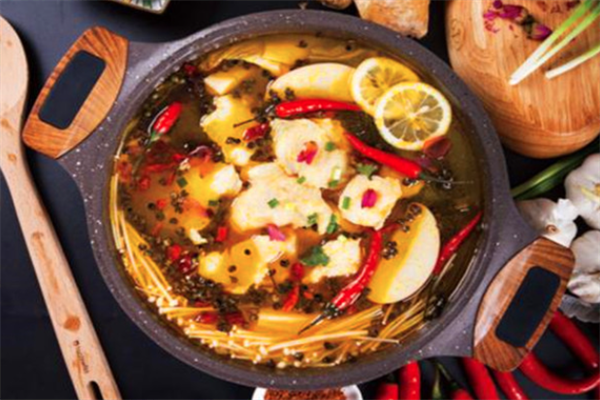 拾锅百味酸菜鱼火锅