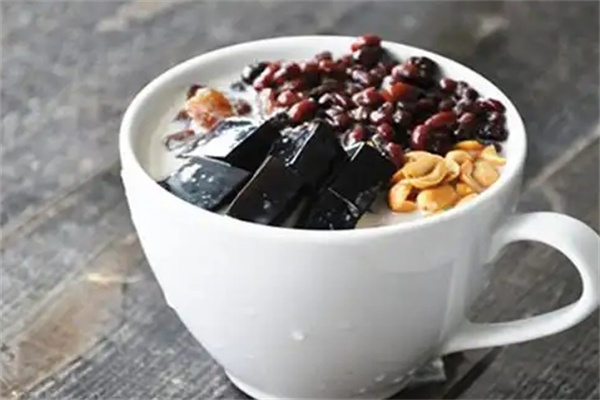 亦舒烧仙草奶茶