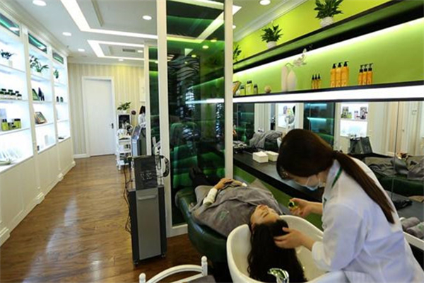 诚草养发馆