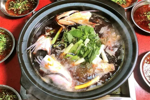 胡记鱼头火锅