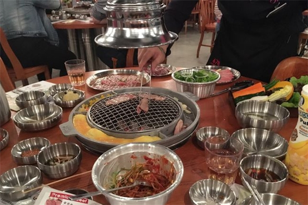 李家村烤肉店