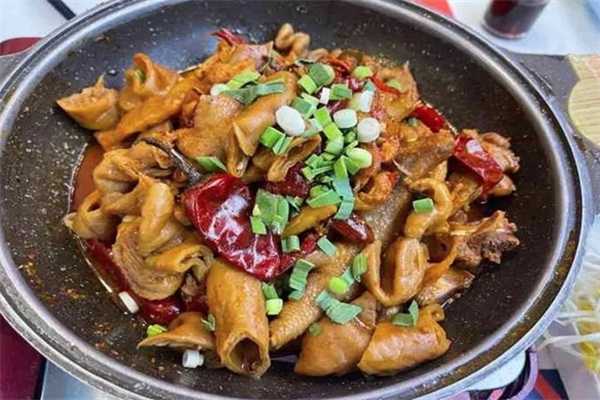八两肥肠鸡煲火锅 八两肥肠鸡煲火锅