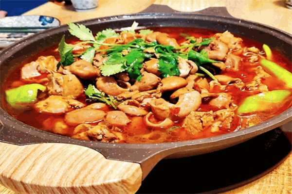八两肥肠鸡煲火锅 八两肥肠鸡煲火锅