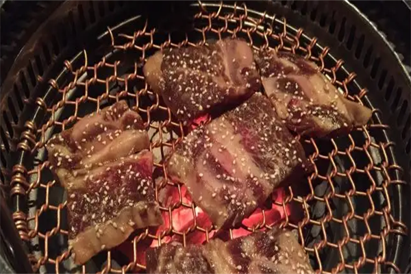 伴城烤肉餐吧