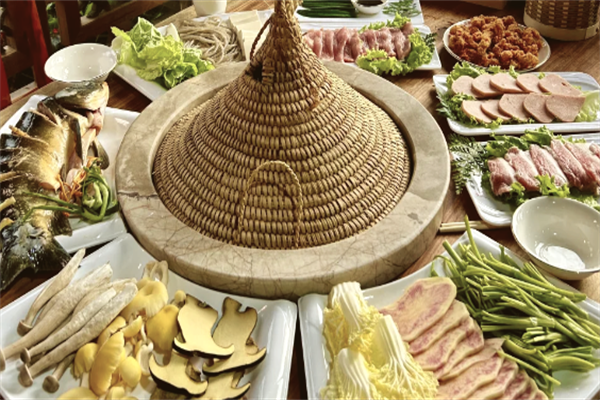 百味石锅鱼火锅