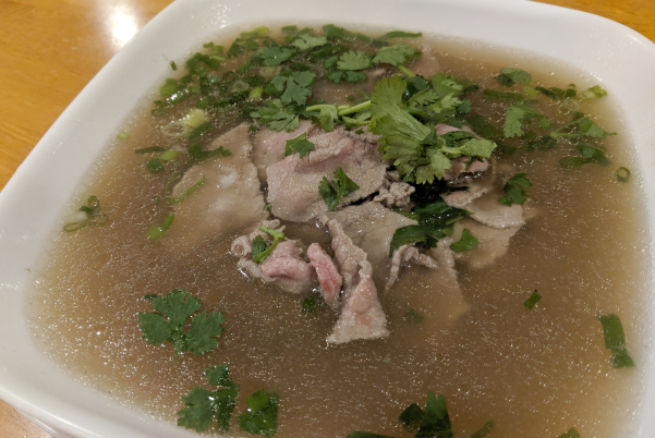 插花牛肉汤